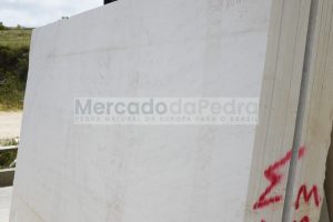 Chapas em bruto de pedra Rosal Chapas em bruto de pedra Rosal
