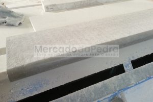 Degrau flamejado em Ataija Azul Degrau flamejado em Ataija Azul