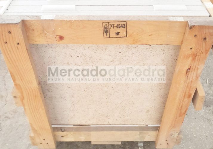 Ladrilhos 60x60x2cm em pedra Moleanos