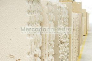 Stock de chapas de pedra Moleanos