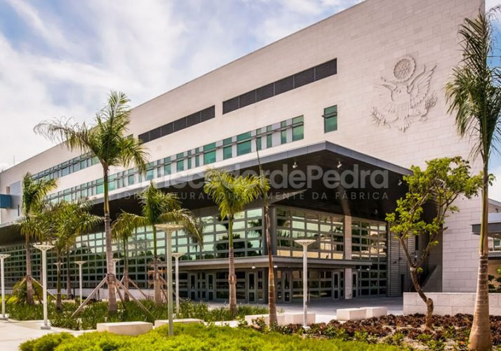 Fachada exterior em Cabeça de Veada