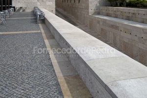 Pavimento e revestimento em pedra Lioz Pavimento e revestimento em pedra Lioz