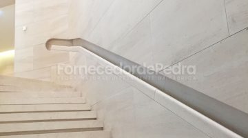 Revestimento de paredes e escadas em Moca Creme Revestimento de paredes e escadas em Moca Creme